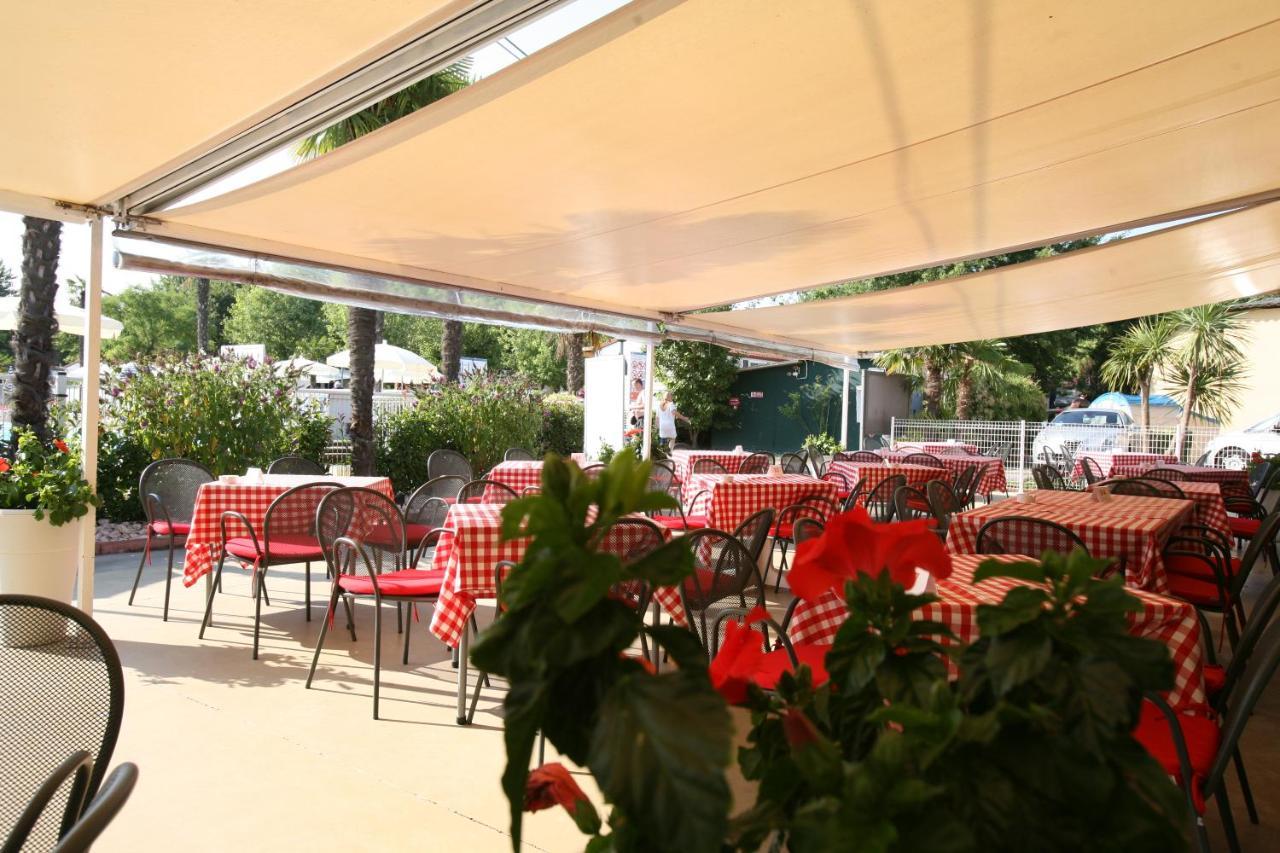 Happy Camp Mobile Homes In Butterfly Camping Village Peschiera del Garda Dış mekan fotoğraf